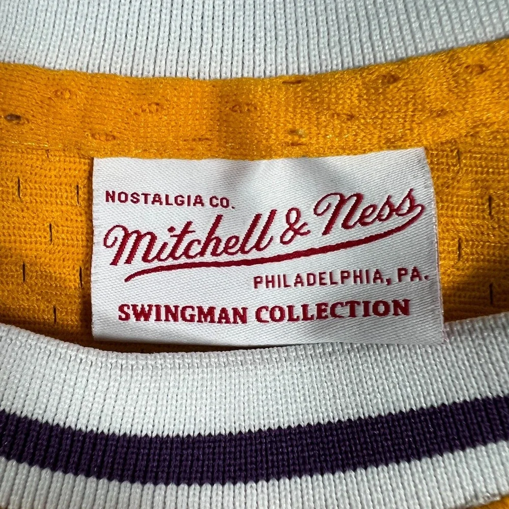 Mitchell & Ness Shaquille O'Neal 34 Los Angeles Lakers Jersey Boys Youth Large